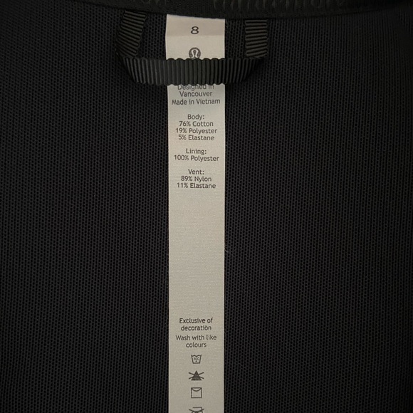 Black short lulu lemon zip up - Picture 2 of 3